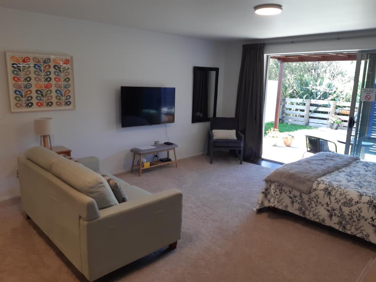 אוטורוהנגה The End Lounge B&B מראה חיצוני תמונה
